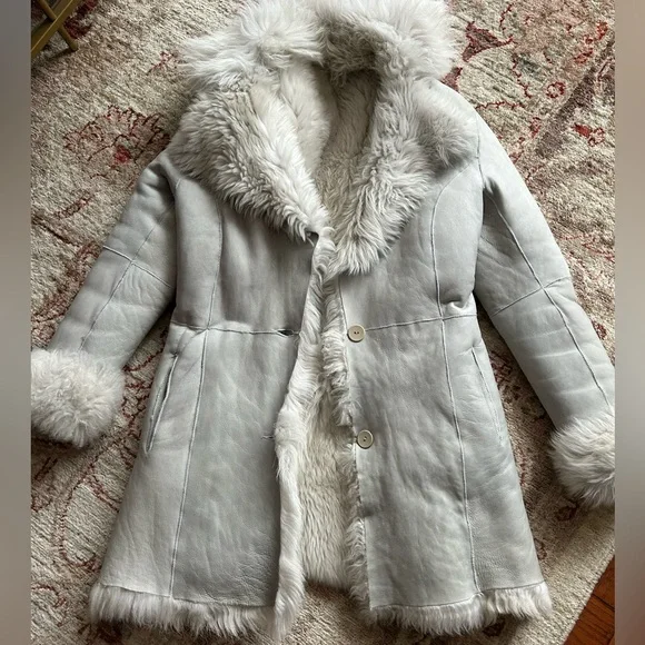 Sheepskin coat - Picture 1 of 6
